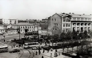 Архівний знімок головного проспекту Дніпра 1950-х років опублікували у Facebook